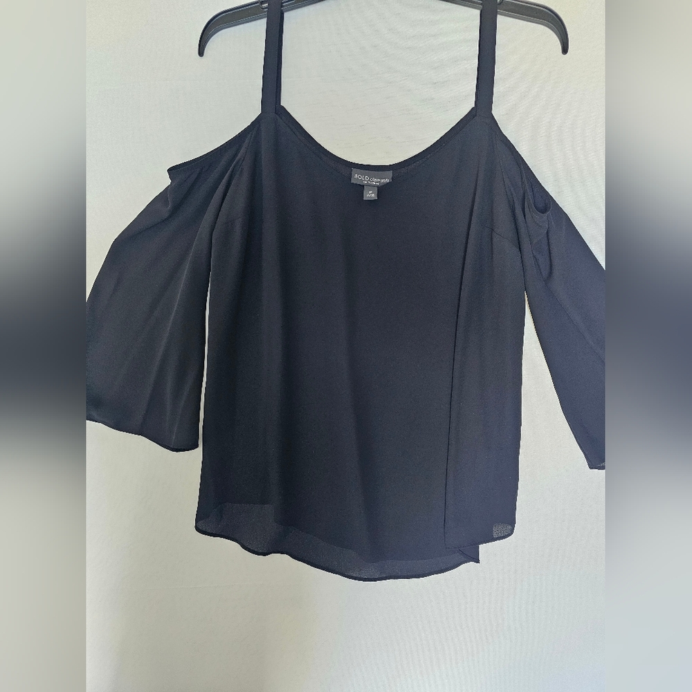 Bold Elements Black Cold-Shoulder Blouse - Picture 4 of 12
